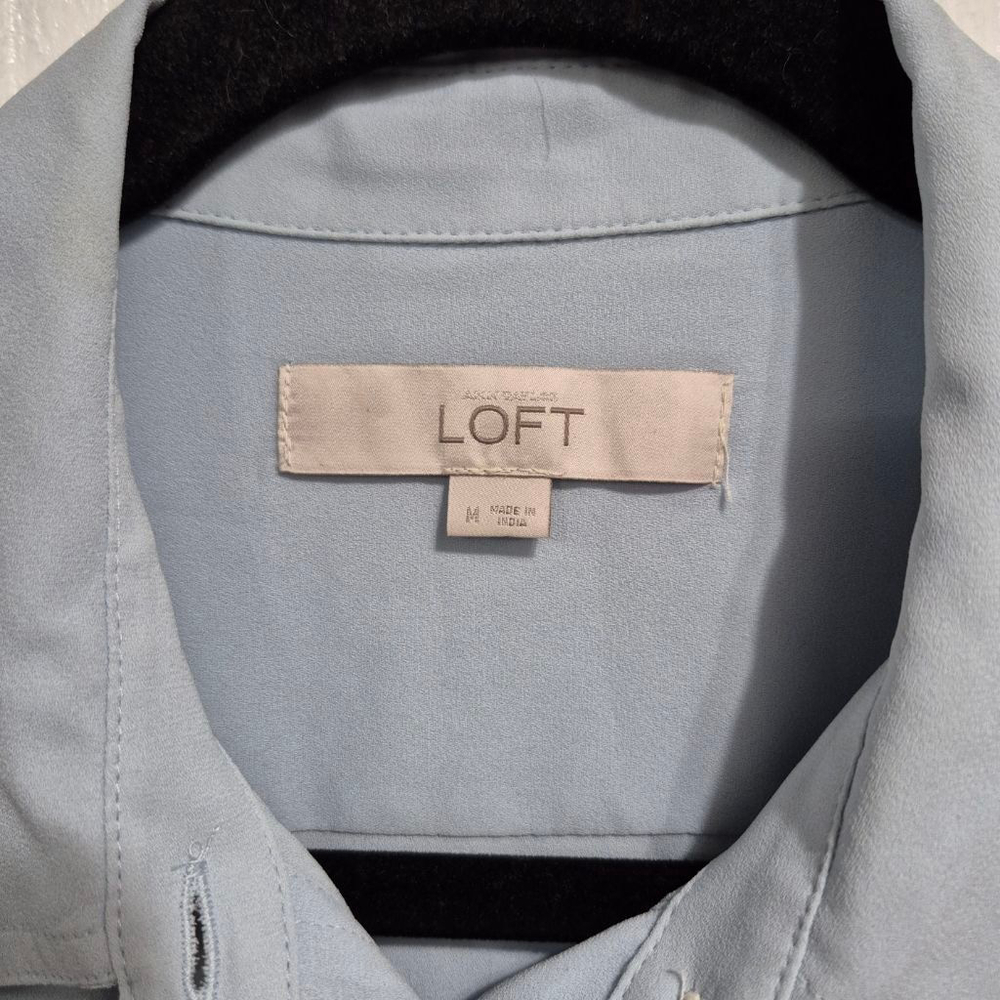 Women's LOFT Button‎ Down Shirt Size M Blue - Picture 3 of 5